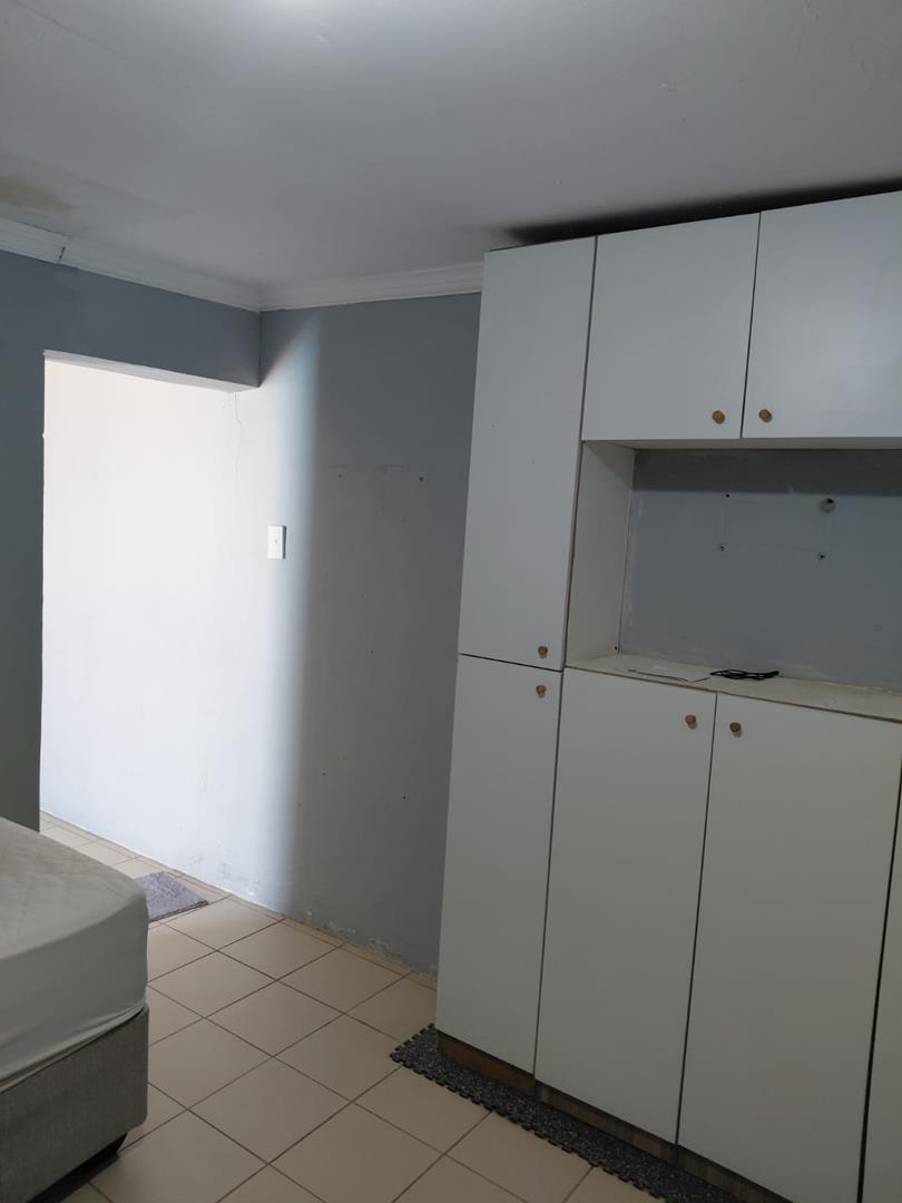 To Let 1 Bedroom Property for Rent in Oakdale Western Cape